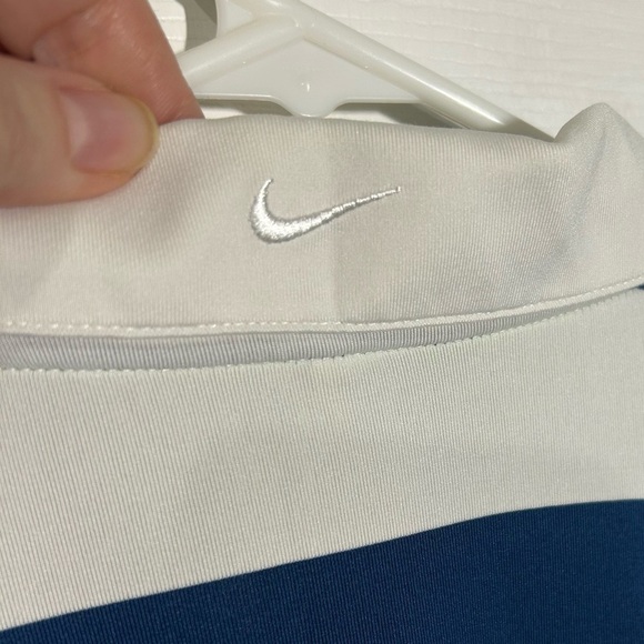 Nike Women's Size Medium Blue White Striped Short Sleeve Dri-Fit Golf Polo - Picture 9 of 12